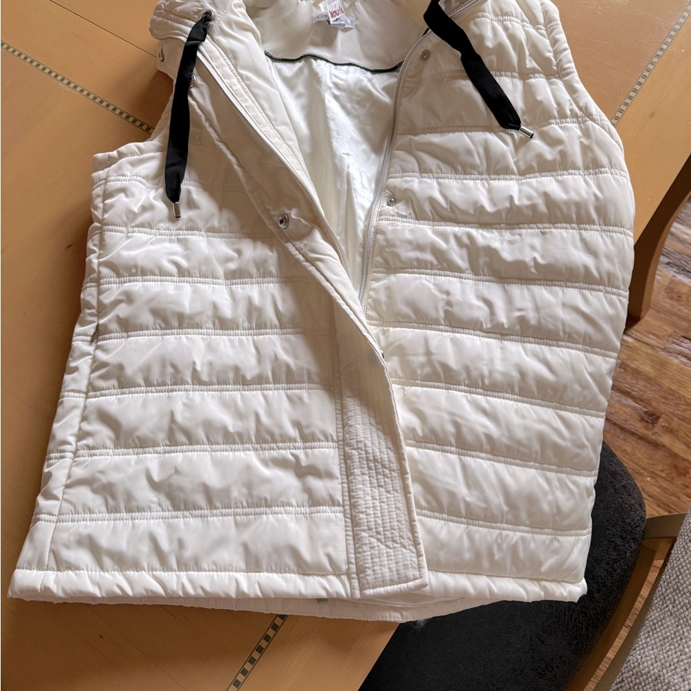 Calvin Klein Women’s Cream Colored Vest Large NWT